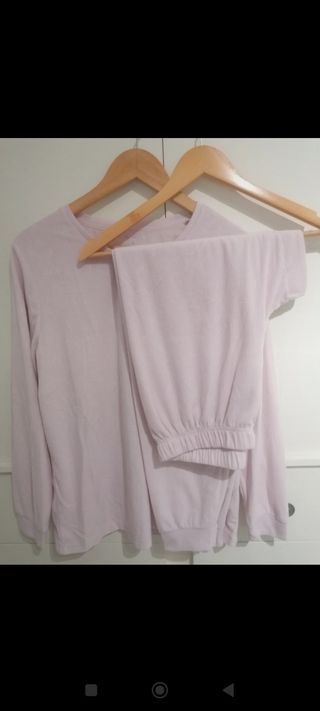Pijama rosa.