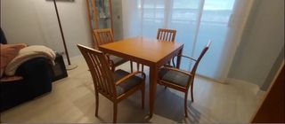Mesa comedor y 4 sillas madera de gran calidad