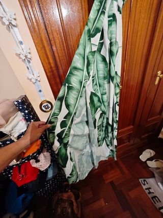 Vestido largo estampado hojas verdes