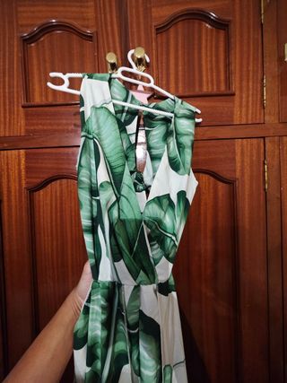 Vestido largo estampado hojas verdes