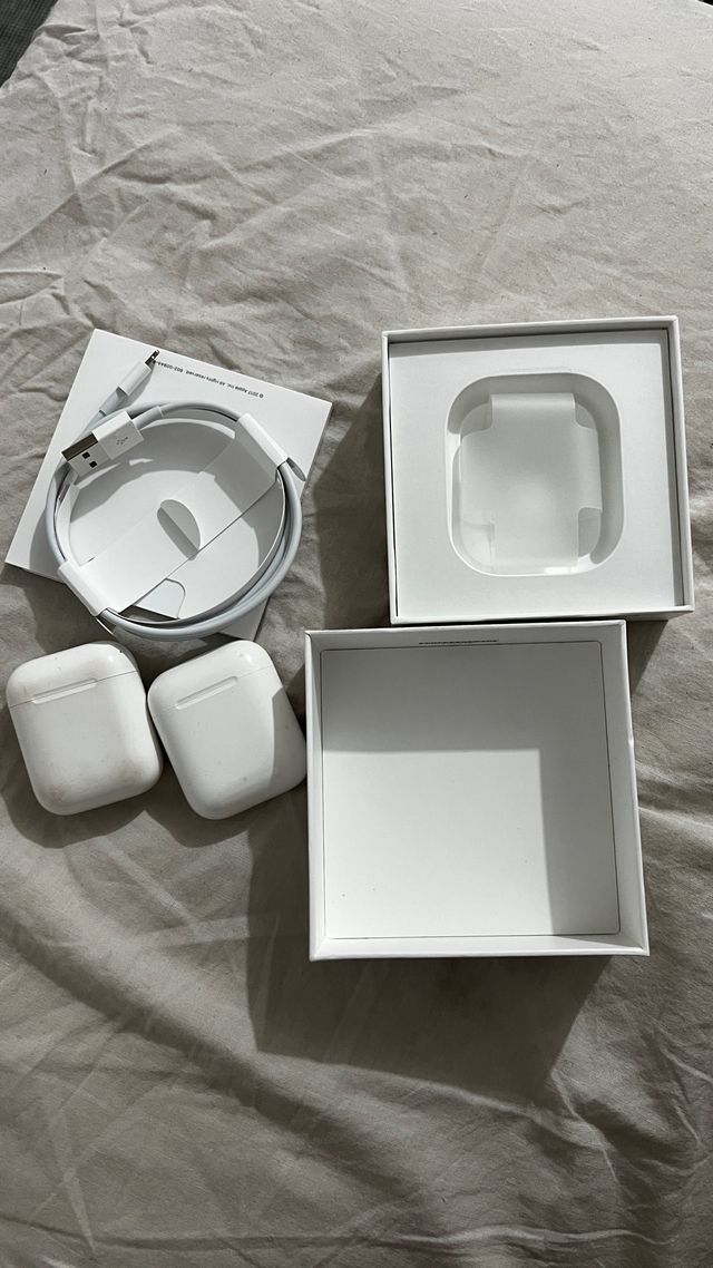 Estuche de Apple AirPods ( + mas )