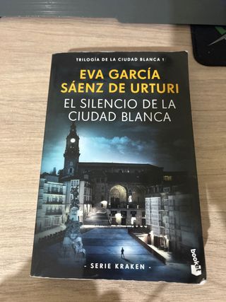 El silencio de la ciudad blanca: Trilogía de la...