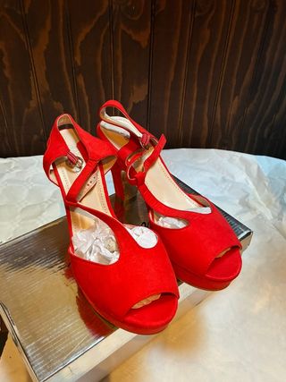 Zapatos rojos tacón alto