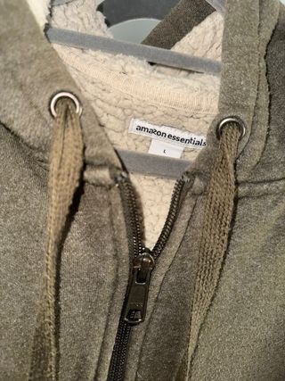 Chaqueta con forro interno y capucha
