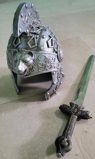 Casco y espada gladiador