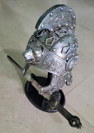 Casco y espada gladiador