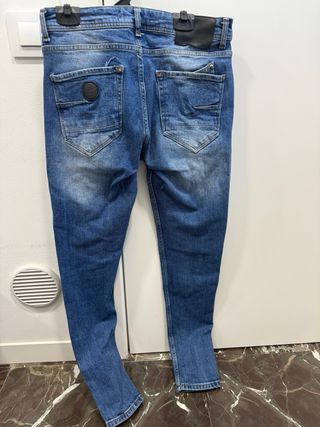 Jeans Project X Paris con parches.