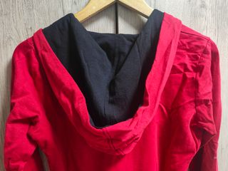 Sudadera Stradivarius roja-negra