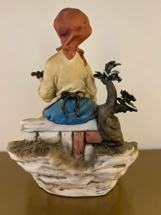 Figura Capodimonte: Mujer con uvas