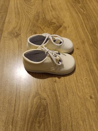 Zapatos bebé piel
pisotones