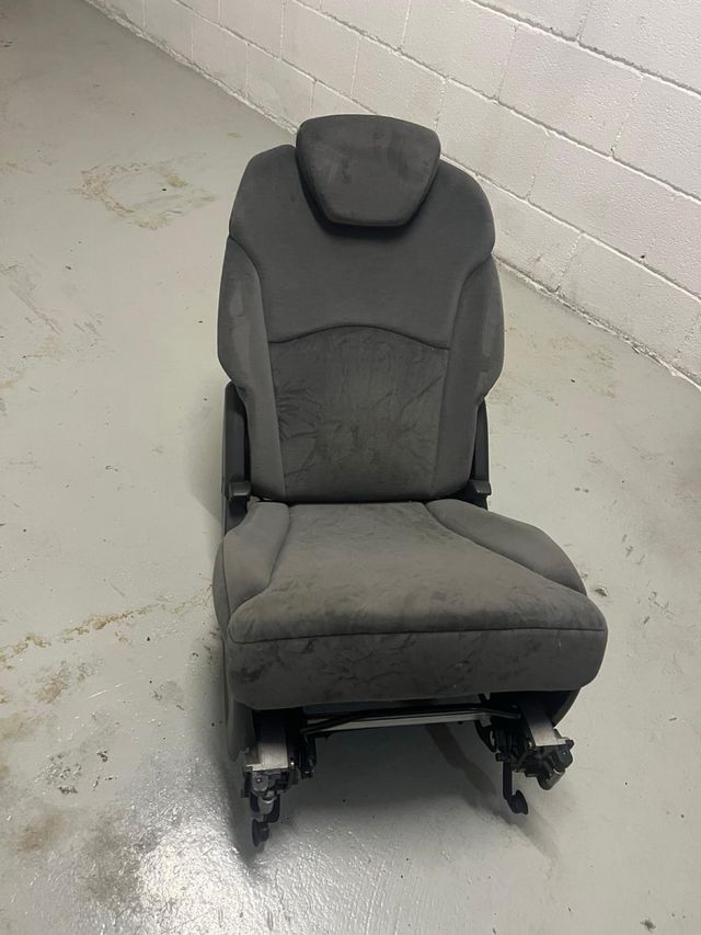 3 asientos monovolumen Citroen C8, Peugeot 807
