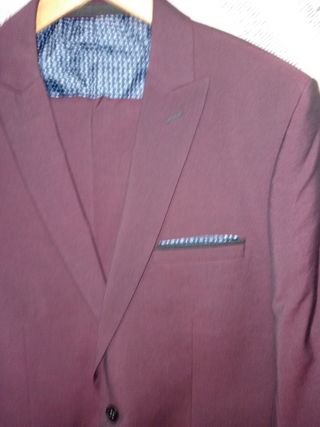 Traje Borgoña Umberto Bossi M