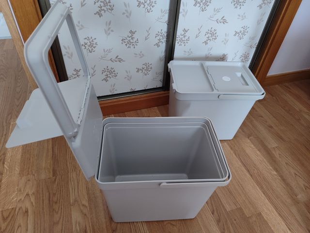 Cubos reciclaje gris plástico