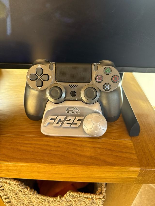 Soporte para mando PS4, PS5 diseño FC25