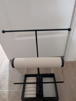 Joyero expositor - Negro y beige