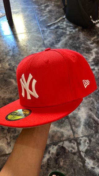 Gorra New Era roja