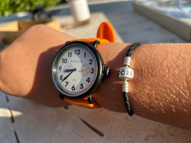 Reloj Scalpers correa naranja -