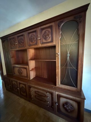 Mueble salón madera - vitrina