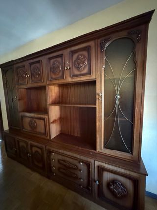 Mueble salón madera - vitrina