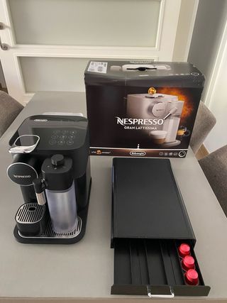 Cafetera Nespresso Gran Lattissima