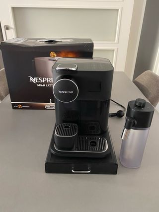 Cafetera Nespresso Gran Lattissima