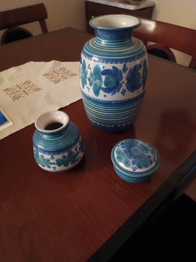 Juego jarrones cerámicos azul y blanco, vintage 