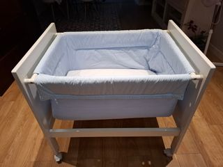 Minicuna bebé con ruedas 