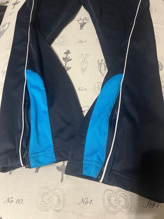 Pantalón chándal Moncayo 
talla 10