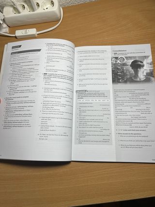 FUTURE PROSPECTS 1 Workbook y Student's App: cu...