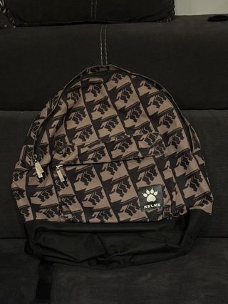 Mochila Kelme - Negra y Marrón