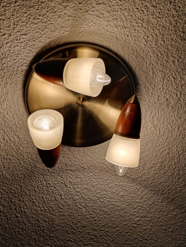 Lámpara 3 luces - marrón y dorada