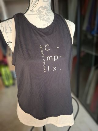 Camiseta Oysho training L - Negra dorada