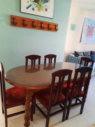 Mesa y sillas