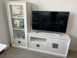 Mueble TV blanco + vitrina