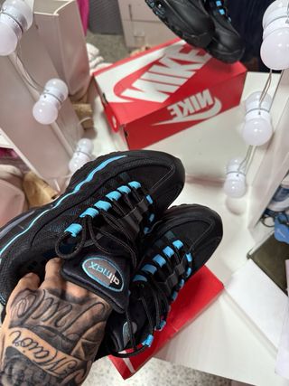 Nike Air Max 95 - Azul y Negro