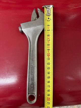 llave inglesa Irmio 8”