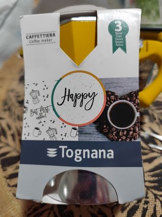 Cafetera italiana amarilla