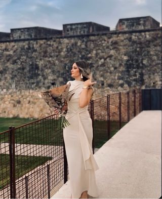 Vestido largo beige elegante