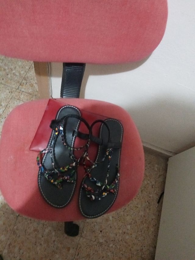 Sandalias planas multicolor