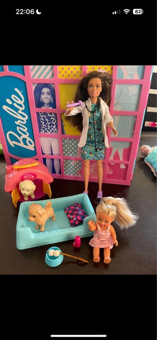 Barbie Veterinaria + Accessori
