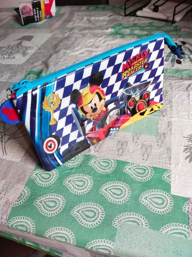 Estuche Mickey Mouse Roadster Racers