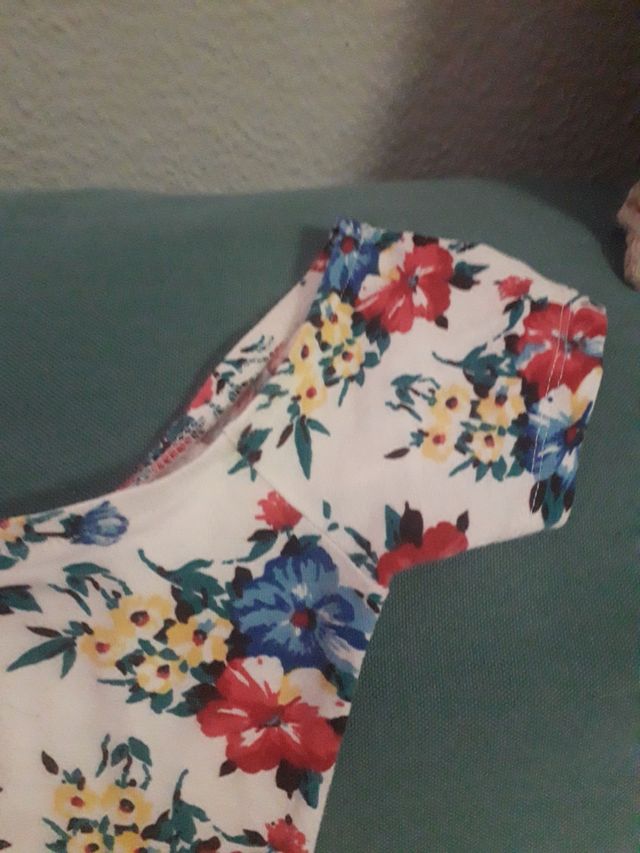 Blusa blanca estampada flores