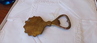 Apribottiglia vintage a conchiglia