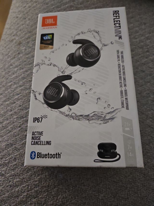 Auriculares JBL negros