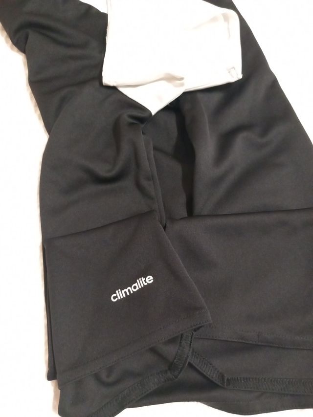 Camiseta ADIDAS negra y blanca - M, climalite