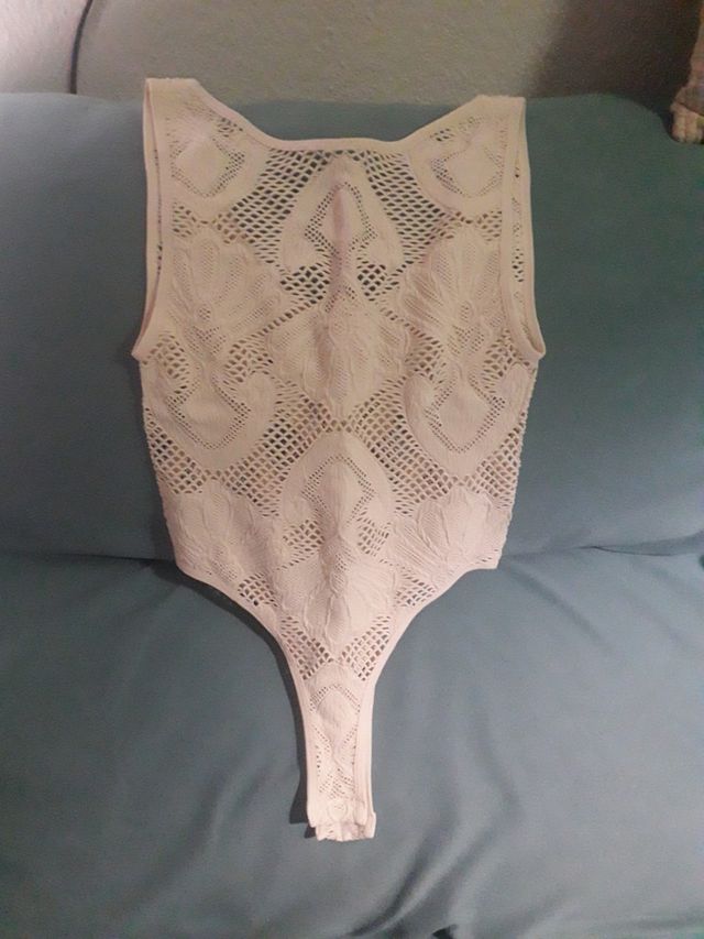 Body beige calado