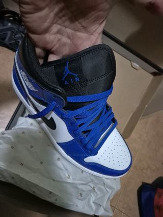 Air Jordan 1 Mid - Azul y Blanco. NUEVAS. Talla 43