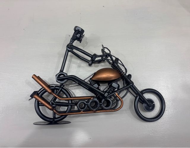 Moto metal decorativa