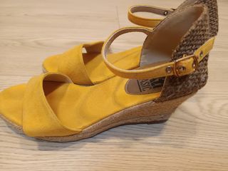 Sandalias XTI amarillas esparto nº39