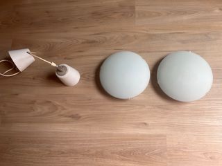 3 lámparas de techo blancas